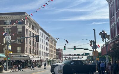 PEOPLE-ON-LINCOLNWAY