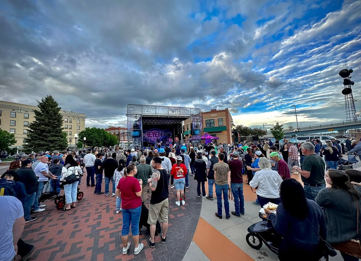 Fridays on the Plaza crowd